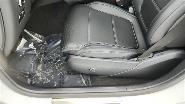 2025 Mercedes-Benz GLC GLC 300 RWD