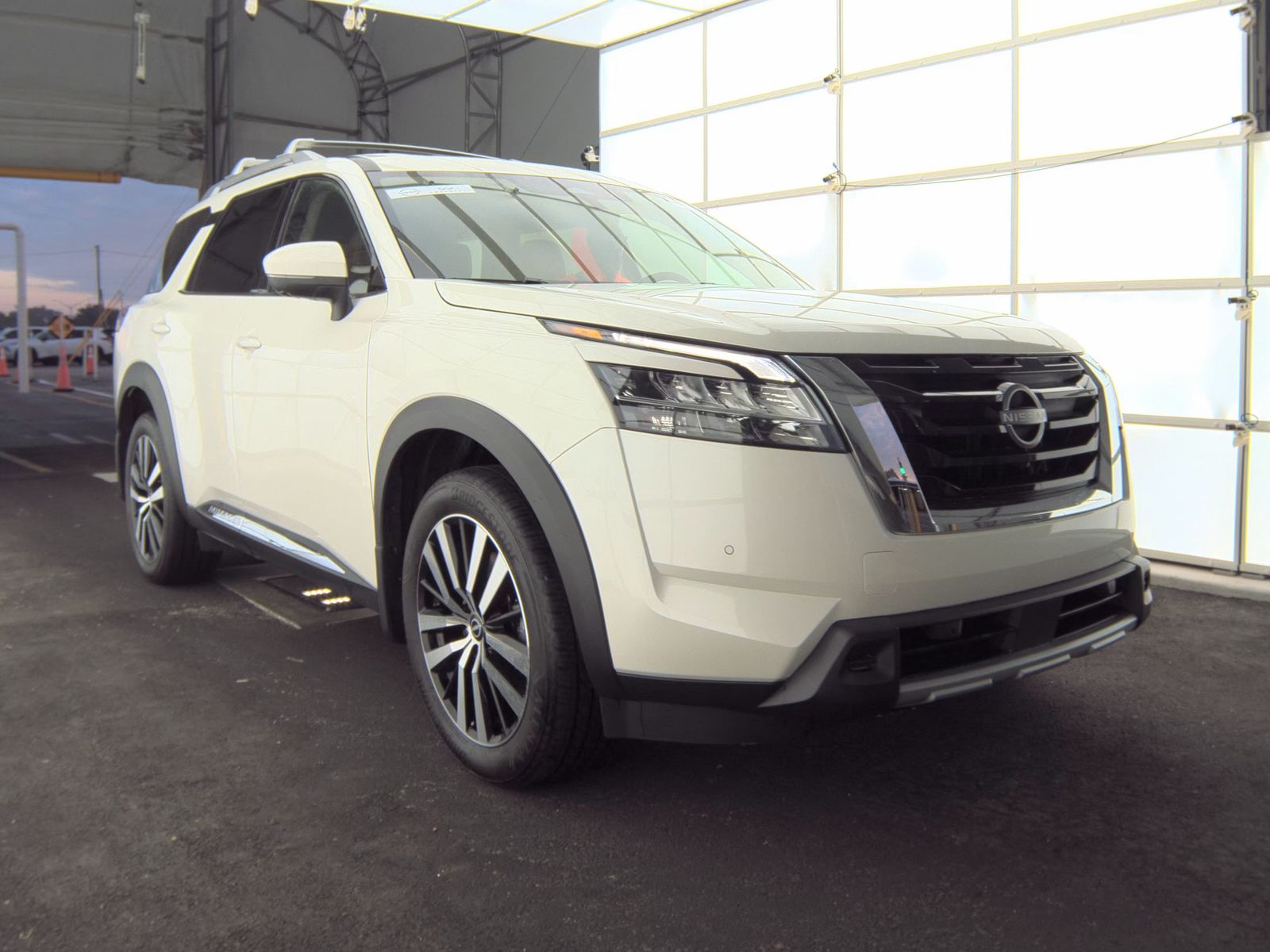 2024 Nissan Pathfinder Platinum AWD