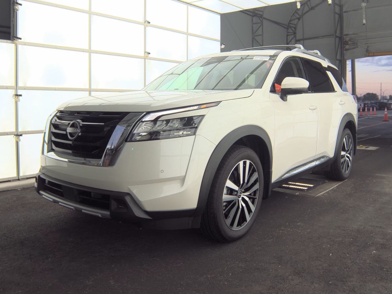 2024 Nissan Pathfinder Platinum AWD
