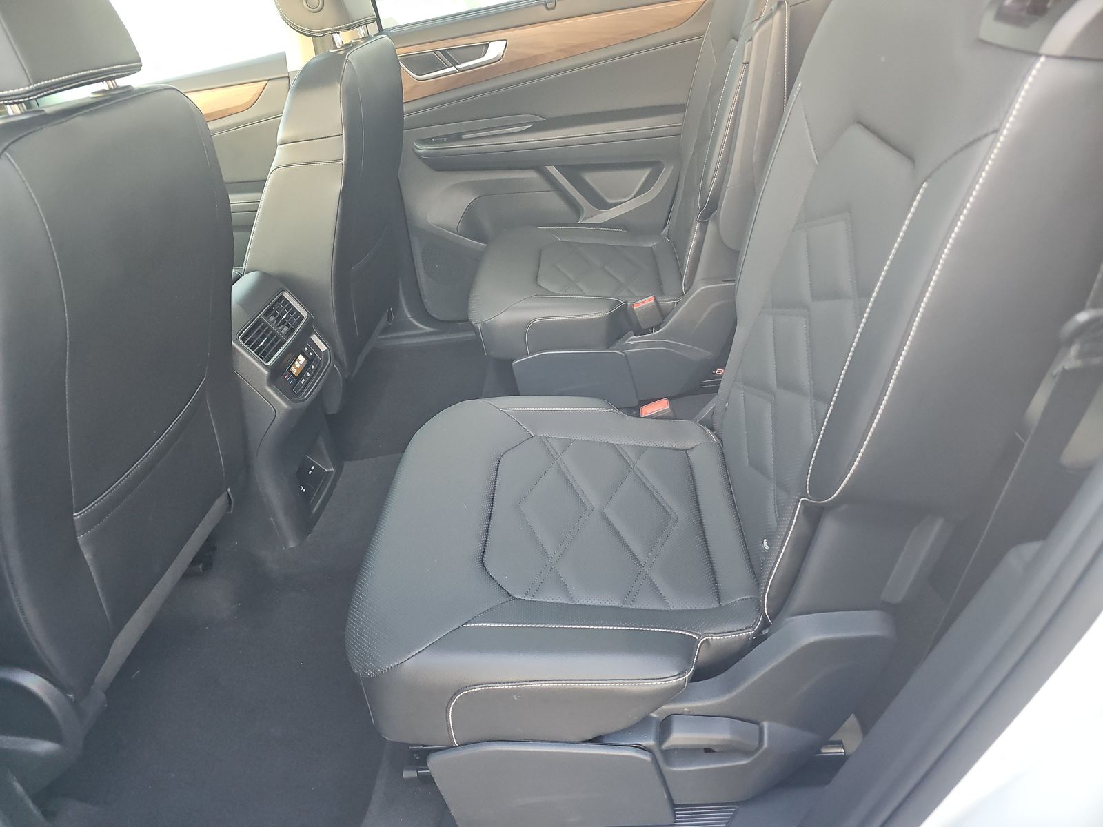 2024 Volkswagen Atlas 2.0T SE FWD