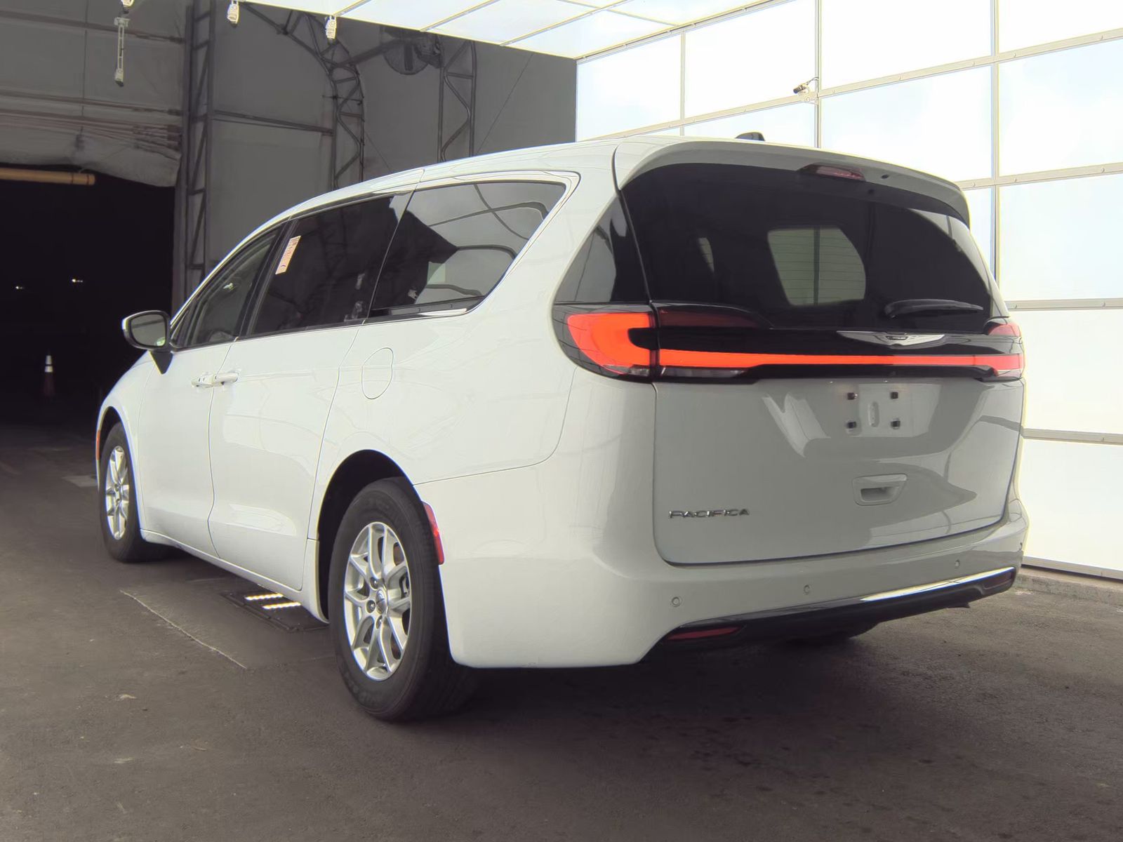 2023 Chrysler Pacifica Touring L FWD