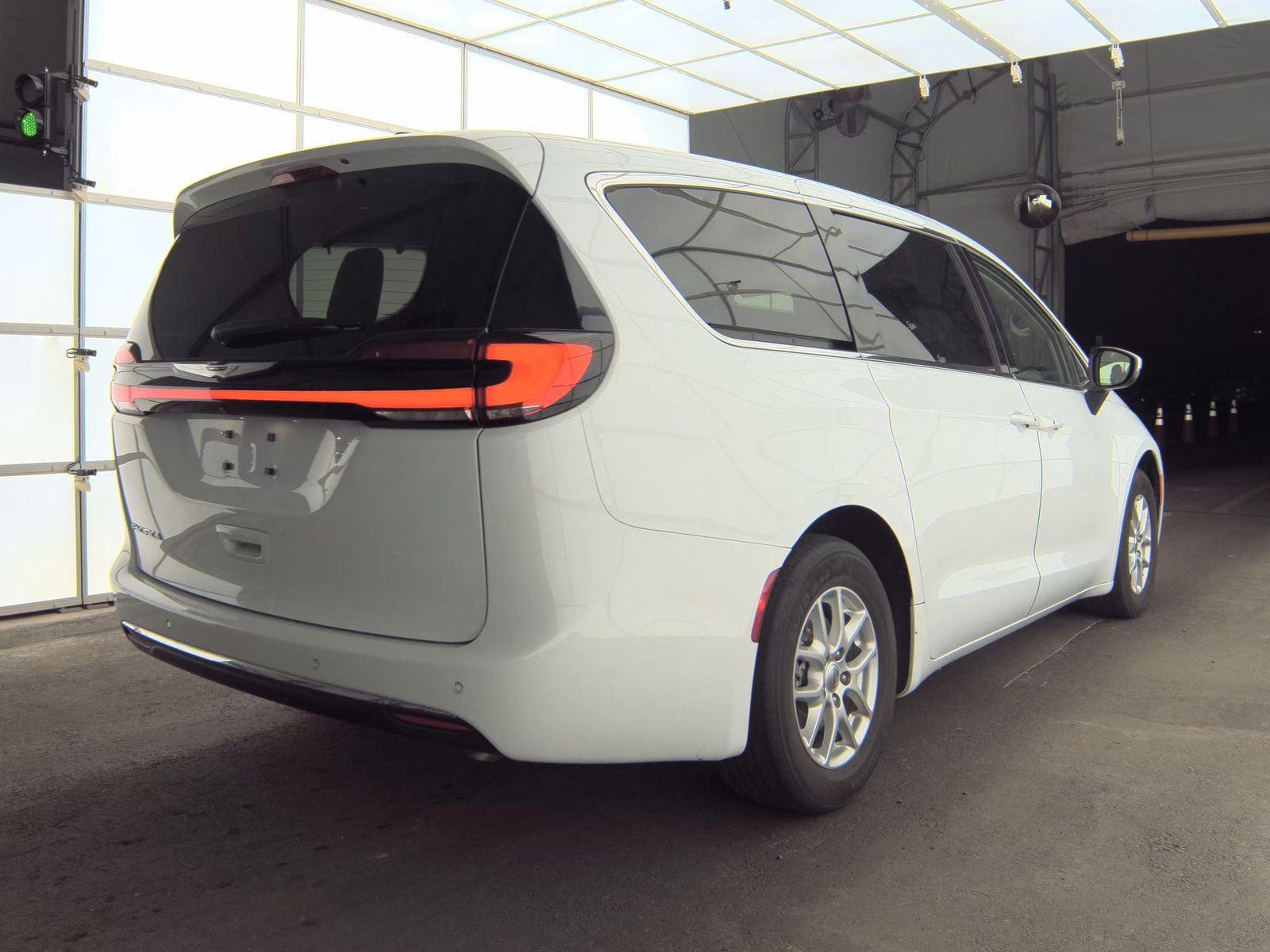 2023 Chrysler Pacifica Touring L FWD