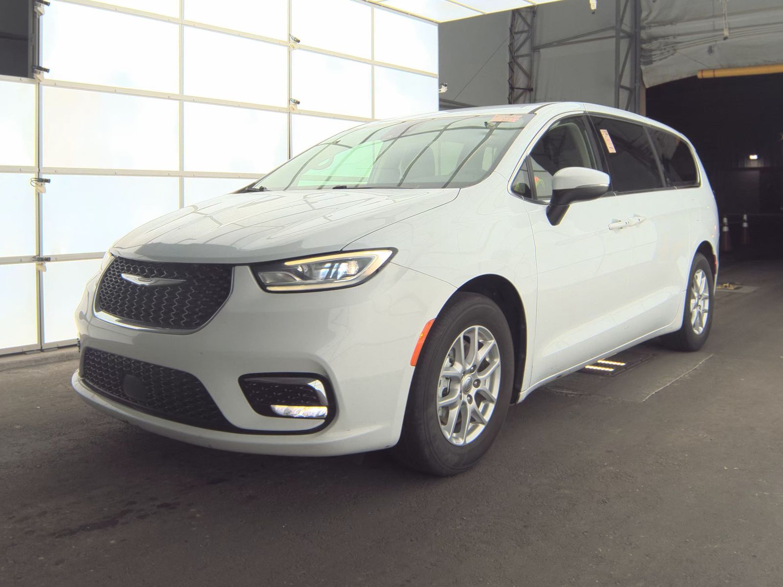 2023 Chrysler Pacifica Touring L FWD