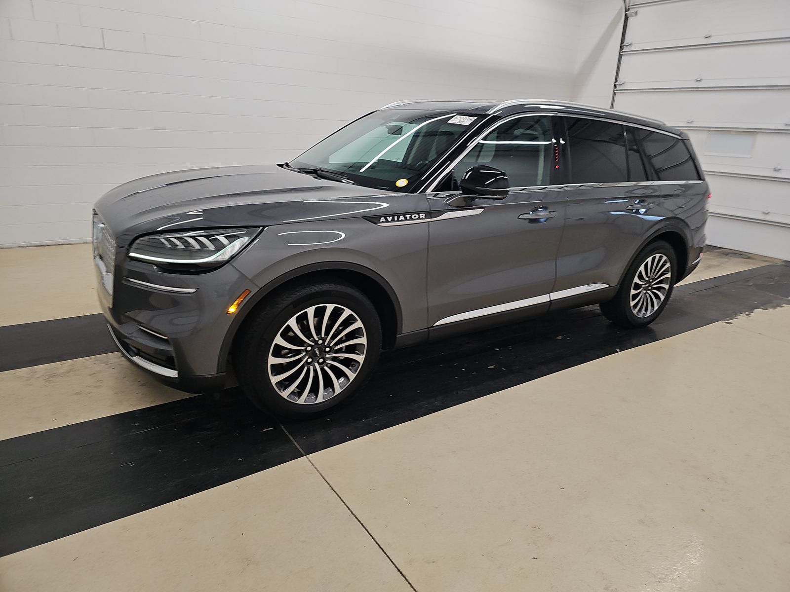 2023 Lincoln Aviator Reserve's photo
