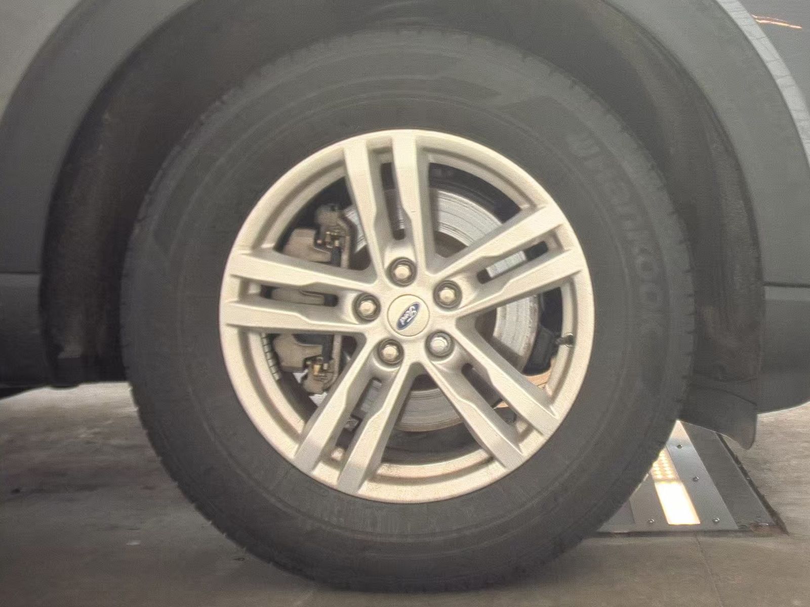 2023 Ford Explorer XLT AWD