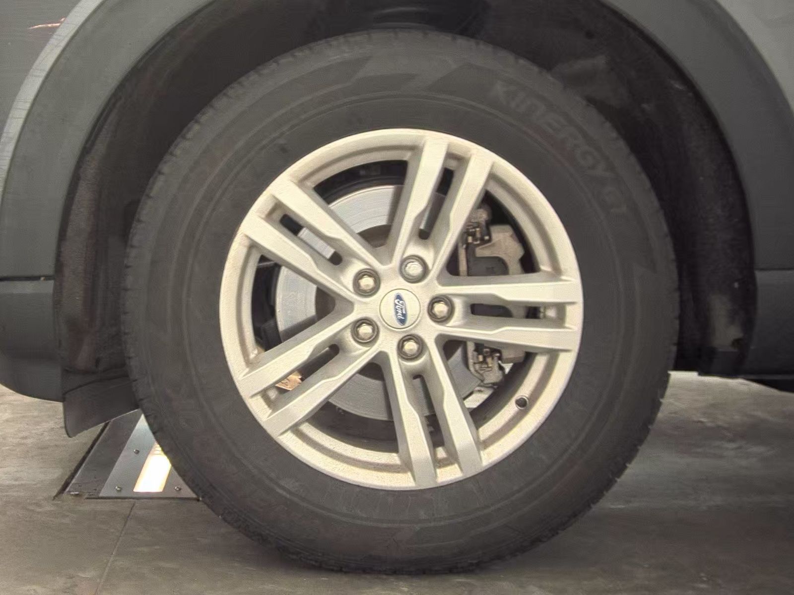 2023 Ford Explorer XLT AWD