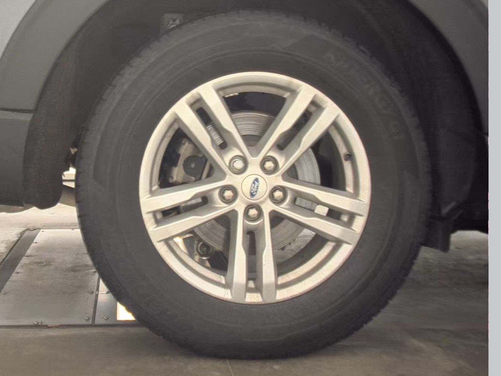 2023 Ford Explorer XLT AWD