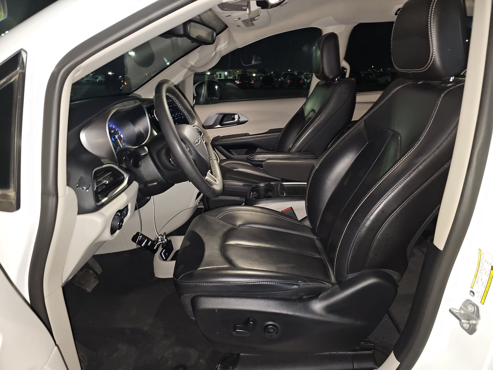 2023 Chrysler Pacifica Touring L FWD