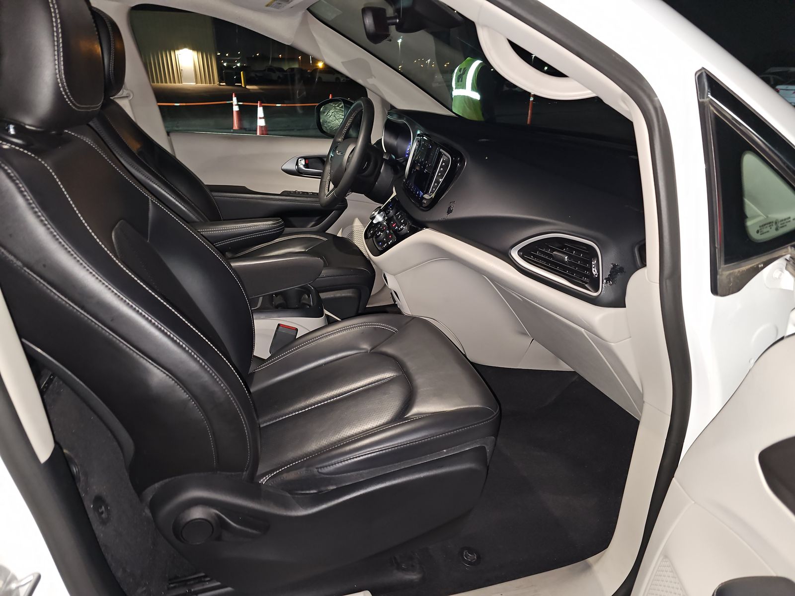 2023 Chrysler Pacifica Touring L FWD