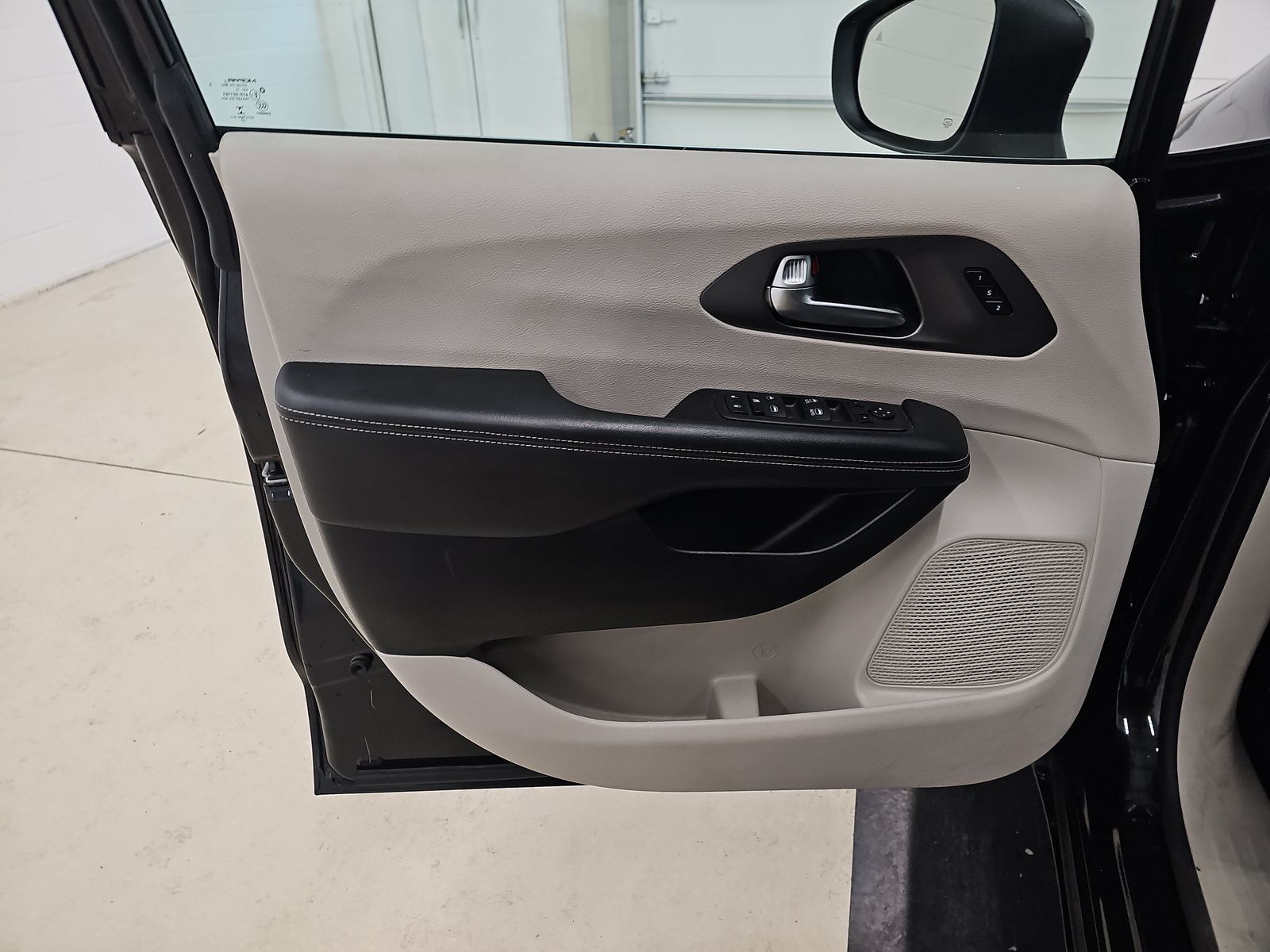 2023 Chrysler Pacifica Touring L FWD