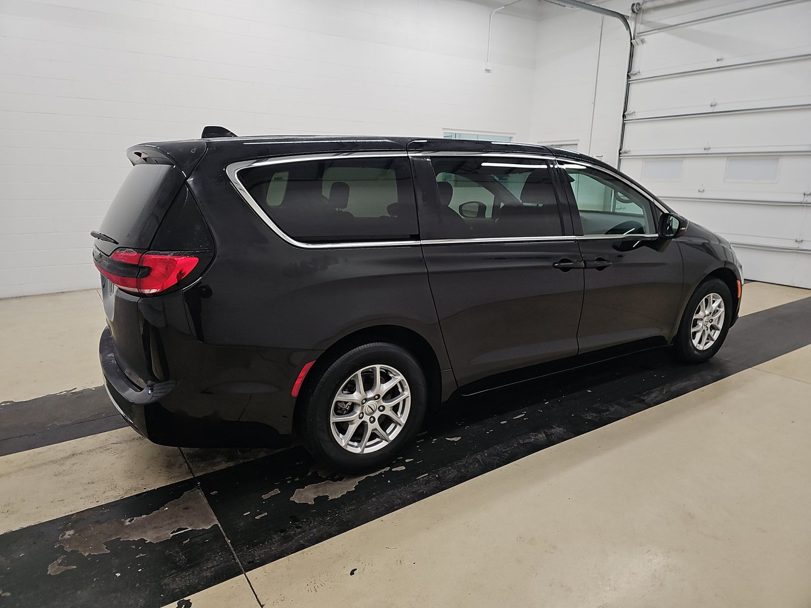 2023 Chrysler Pacifica Touring L FWD