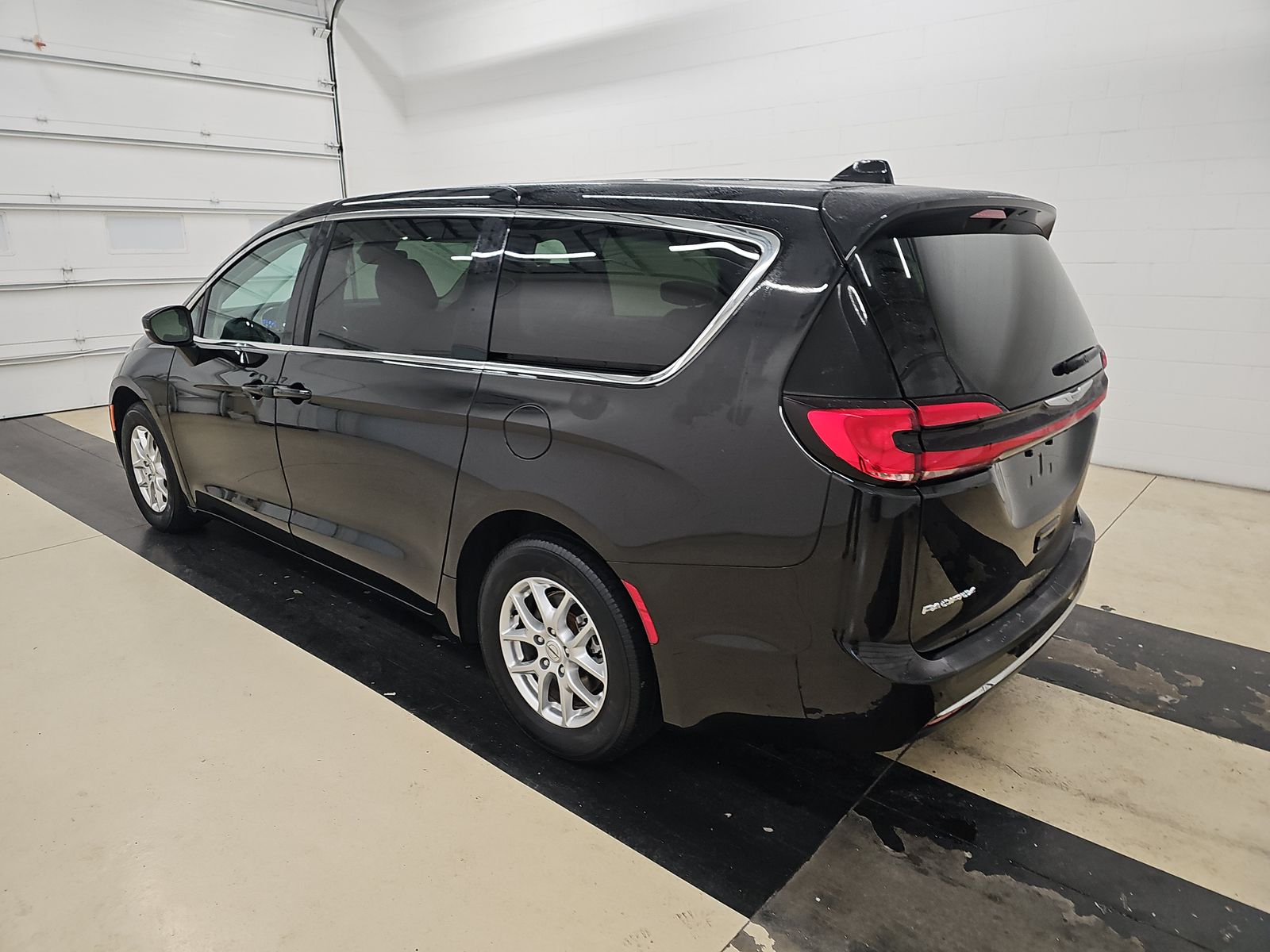 2023 Chrysler Pacifica Touring L FWD