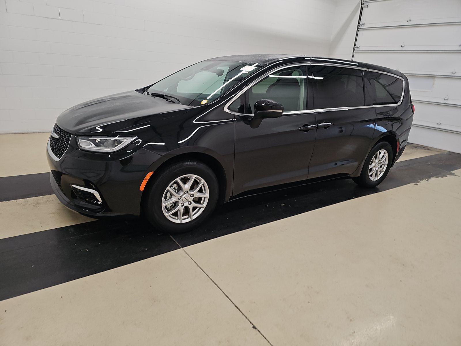 2023 Chrysler Pacifica Touring L FWD