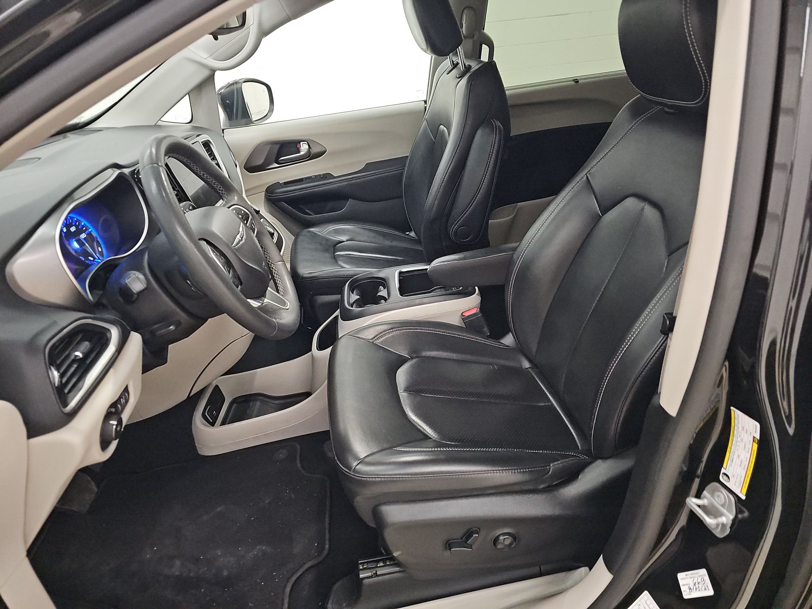 2023 Chrysler Pacifica Touring L FWD