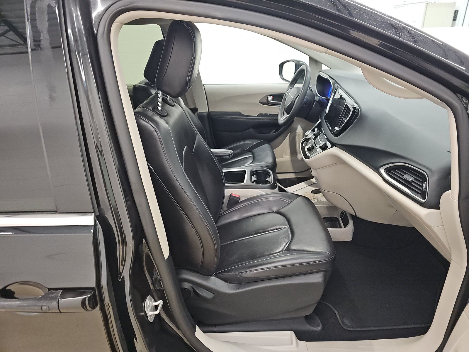 2023 Chrysler Pacifica Touring L FWD