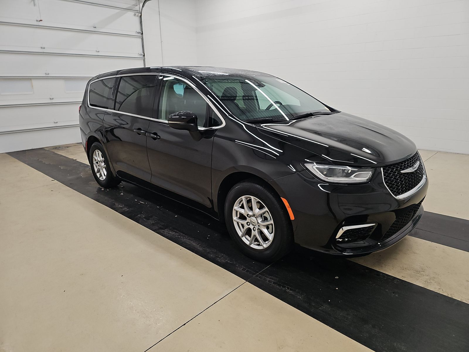 2023 Chrysler Pacifica Touring L FWD