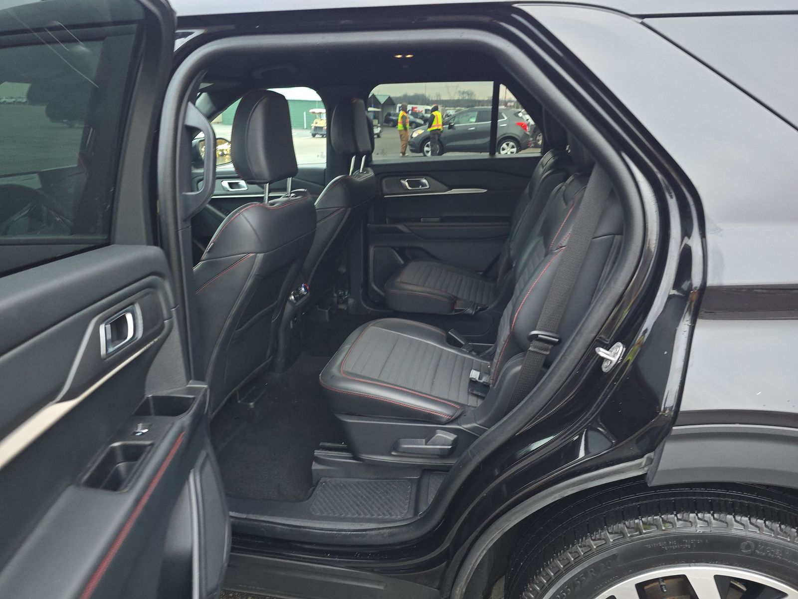 2025 Ford Explorer ST-Line AWD