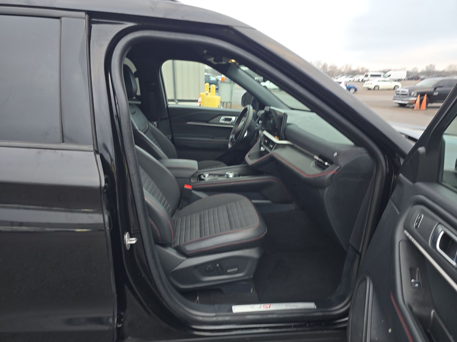 2025 Ford Explorer ST-Line AWD