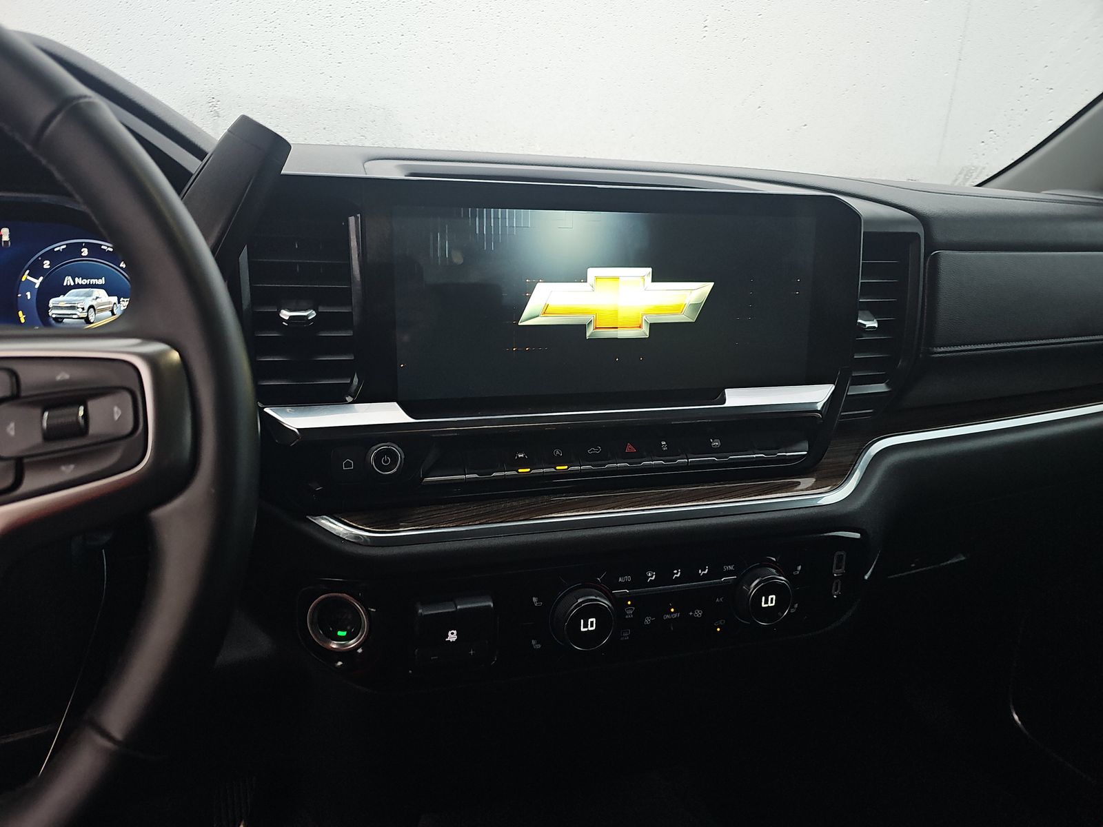 2025 Chevrolet Silverado 1500 LT AWD