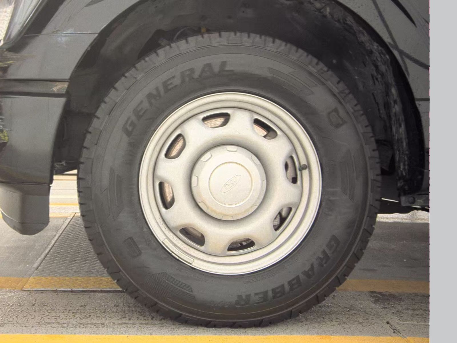 2023 Ford F-150 XL RWD