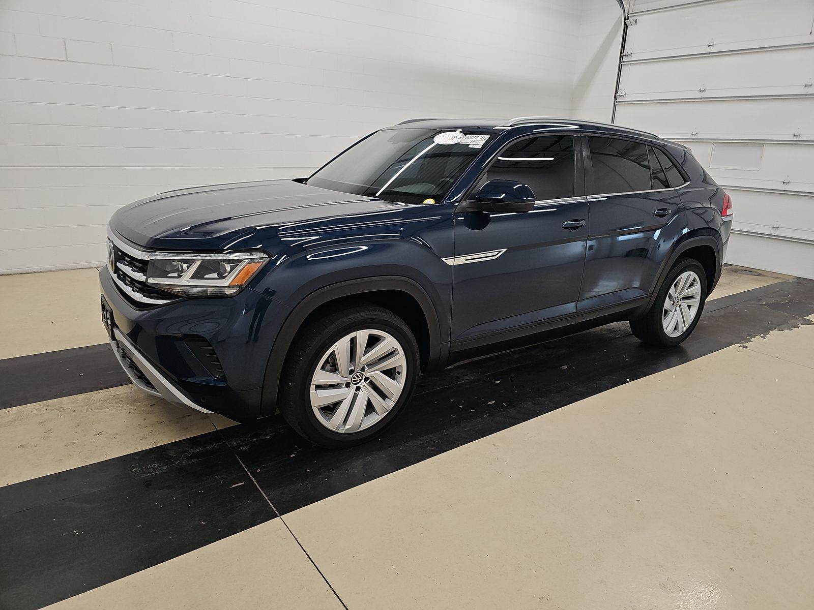 2022 Volkswagen Atlas Cross Sport SE w/Tech's photo