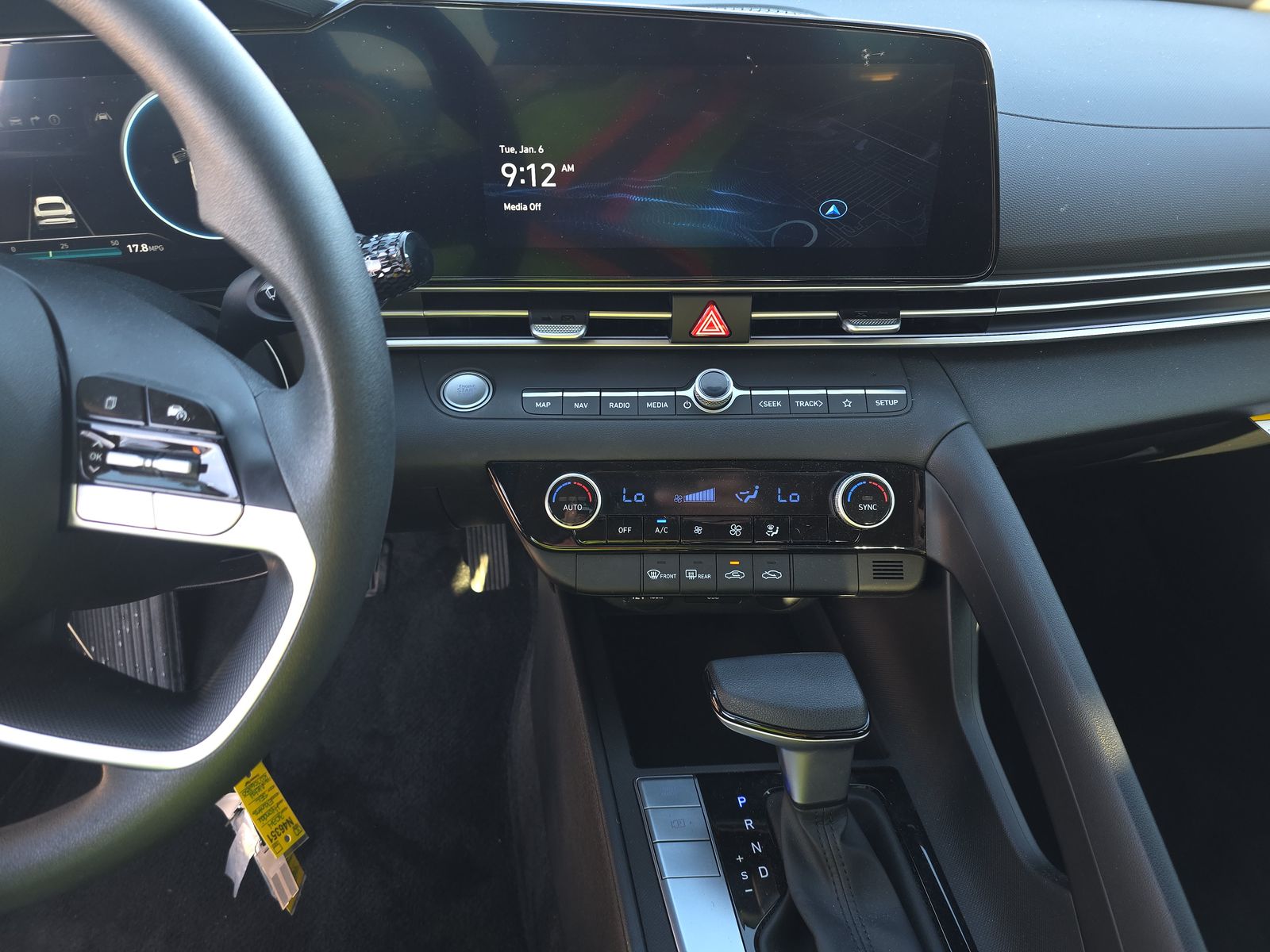 2024 Hyundai Elantra SEL FWD