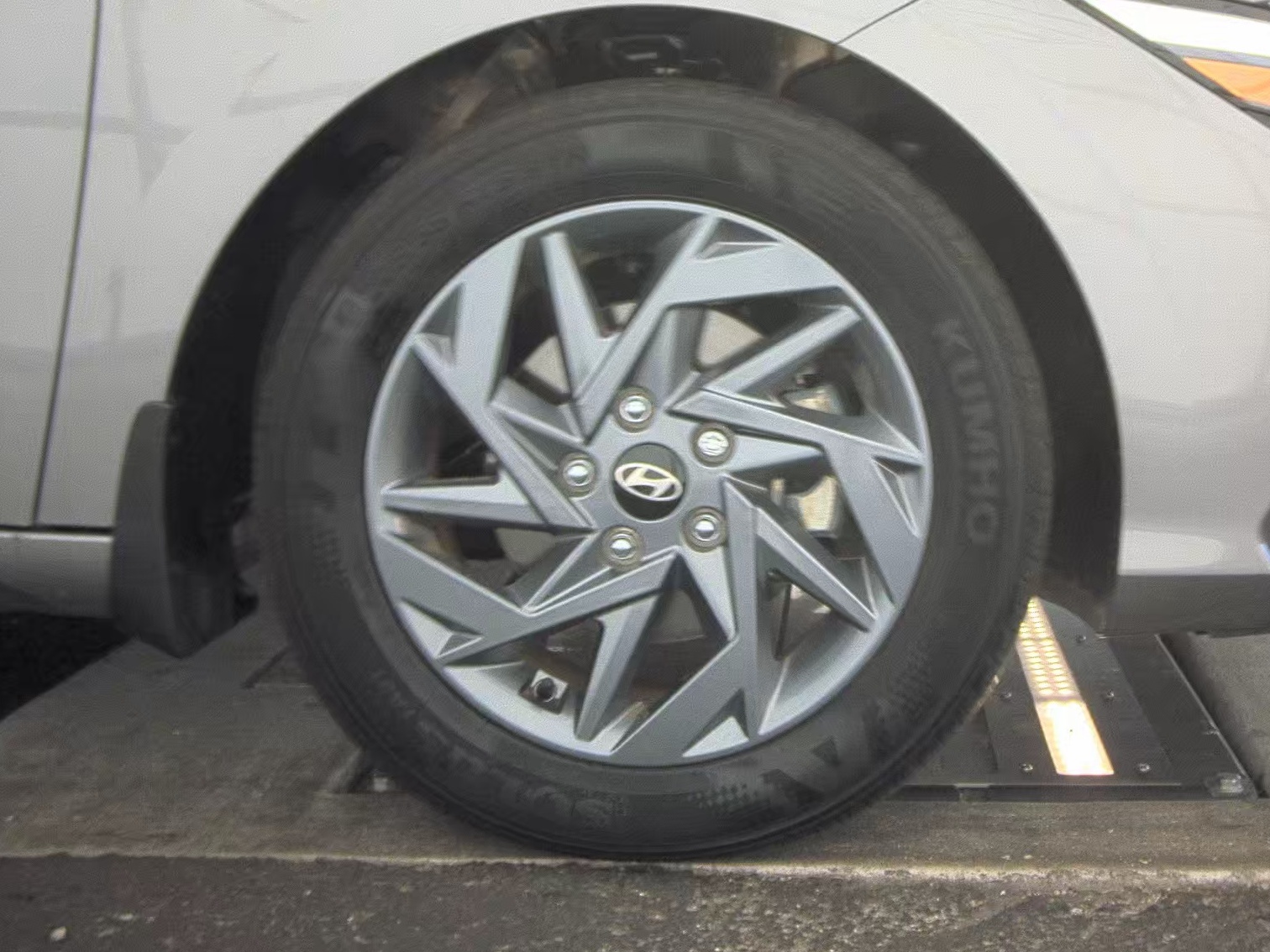 2024 Hyundai Elantra SEL FWD