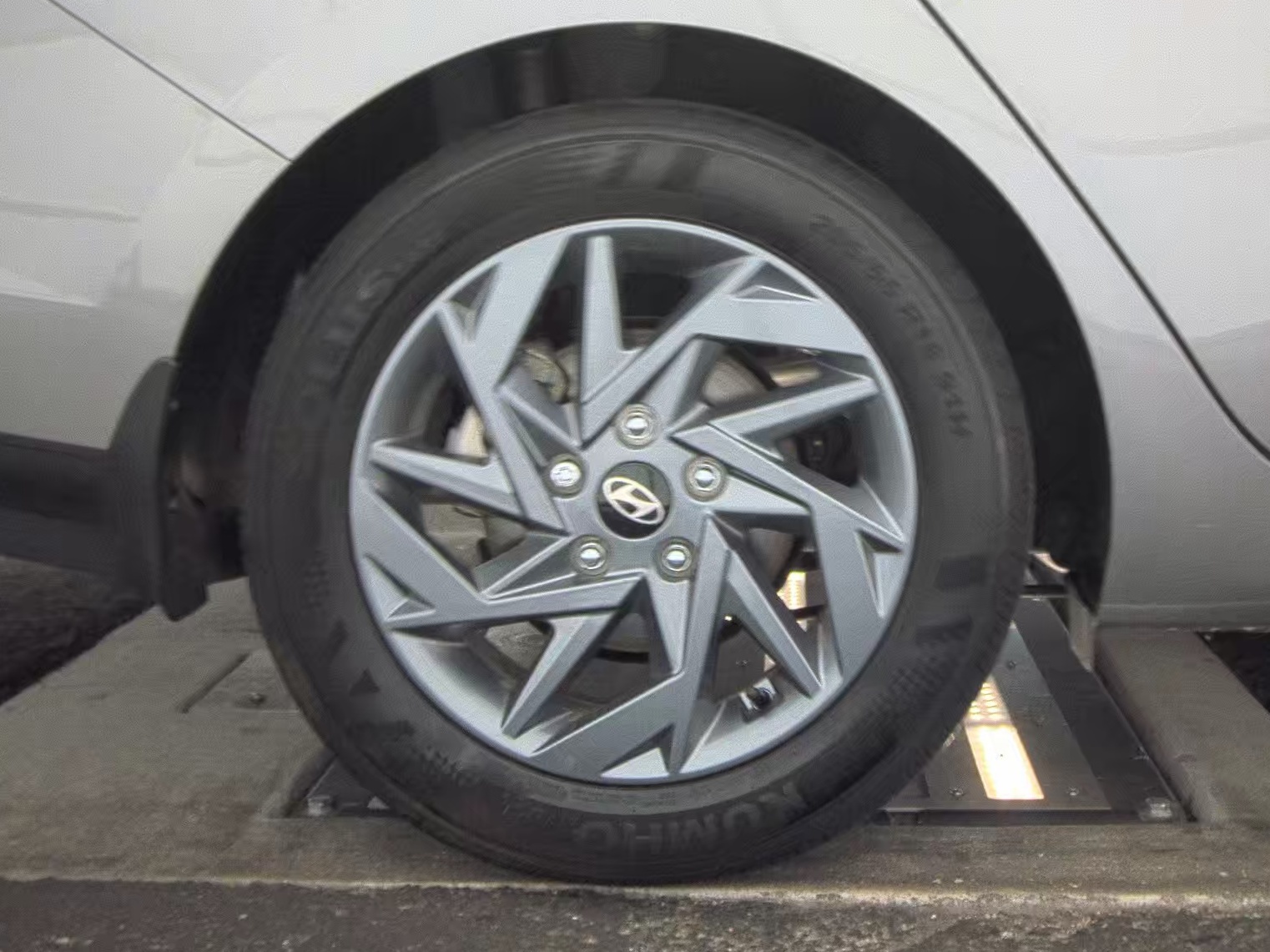 2024 Hyundai Elantra SEL FWD