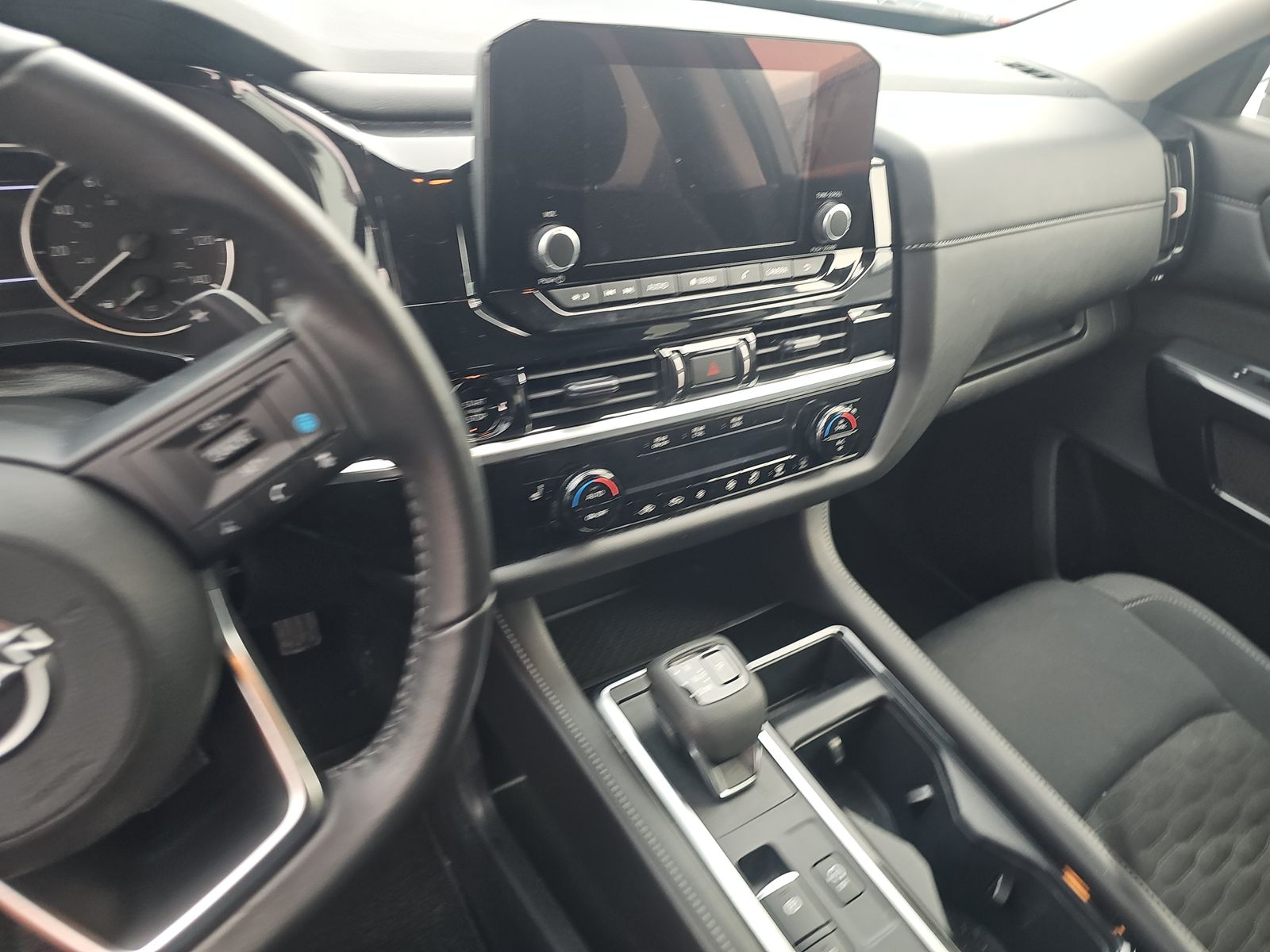 2025 Nissan Pathfinder SV AWD