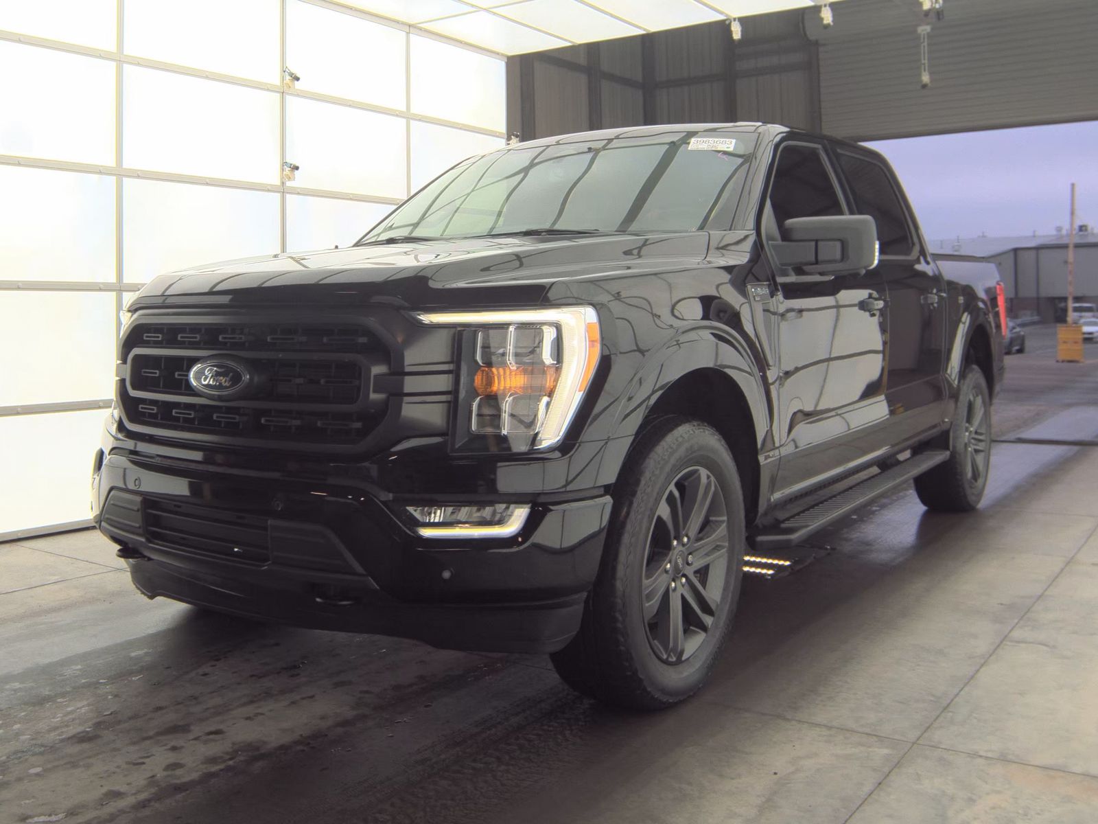 2023 Ford F-150 Lariat AWD