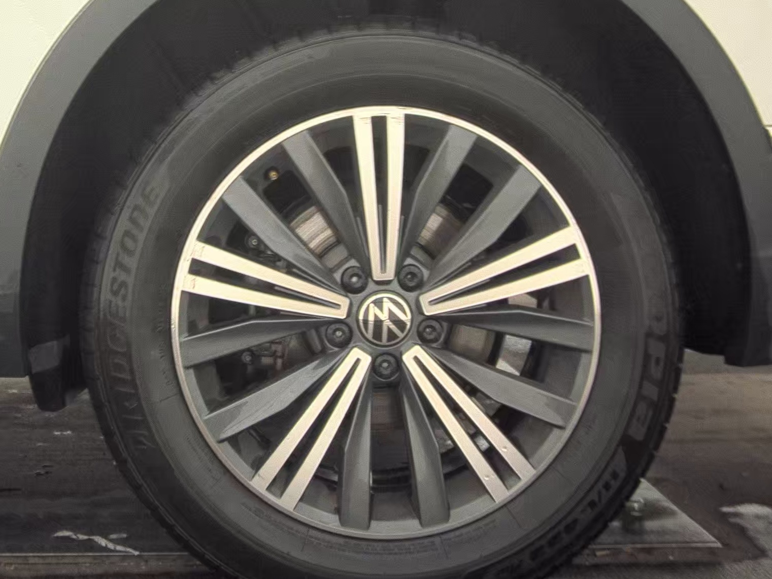 2024 Volkswagen Tiguan 2.0T Wolfsburg Edition FWD