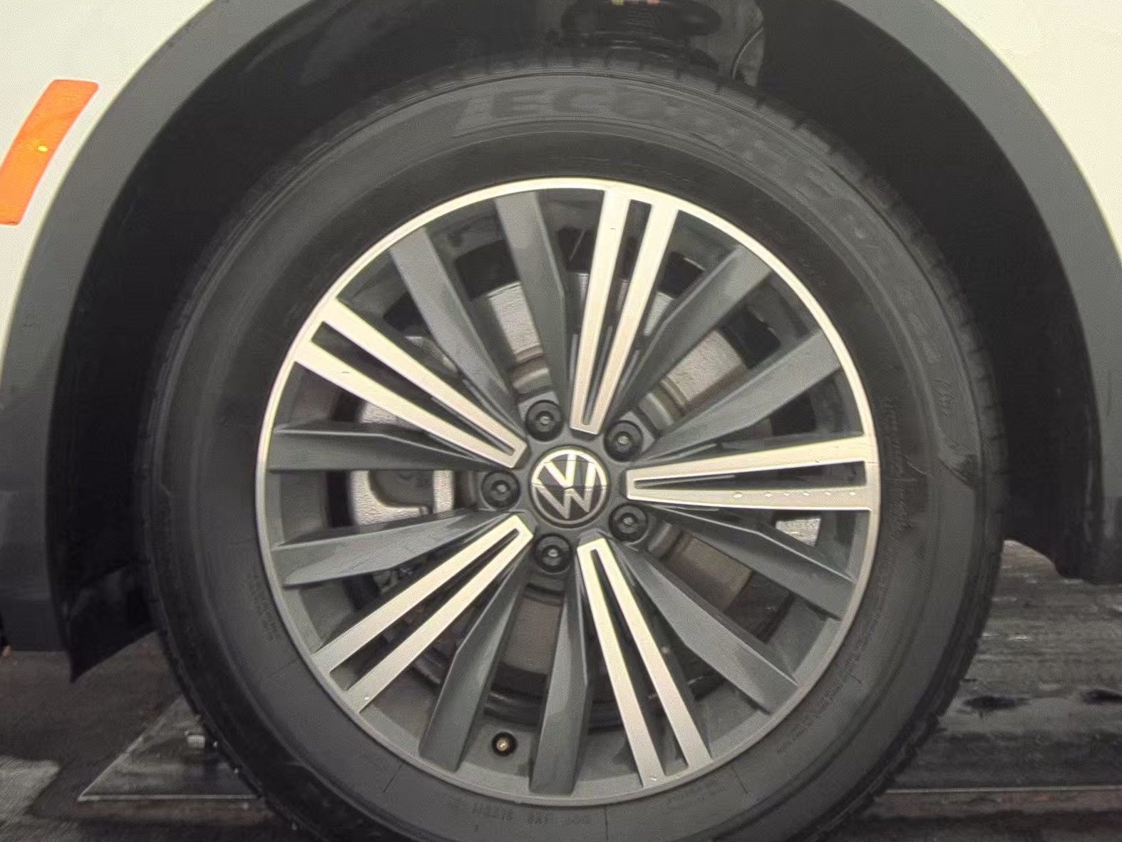 2024 Volkswagen Tiguan 2.0T Wolfsburg Edition FWD