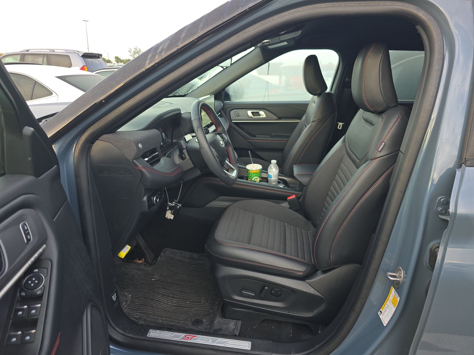 2025 Ford Explorer ST-Line AWD