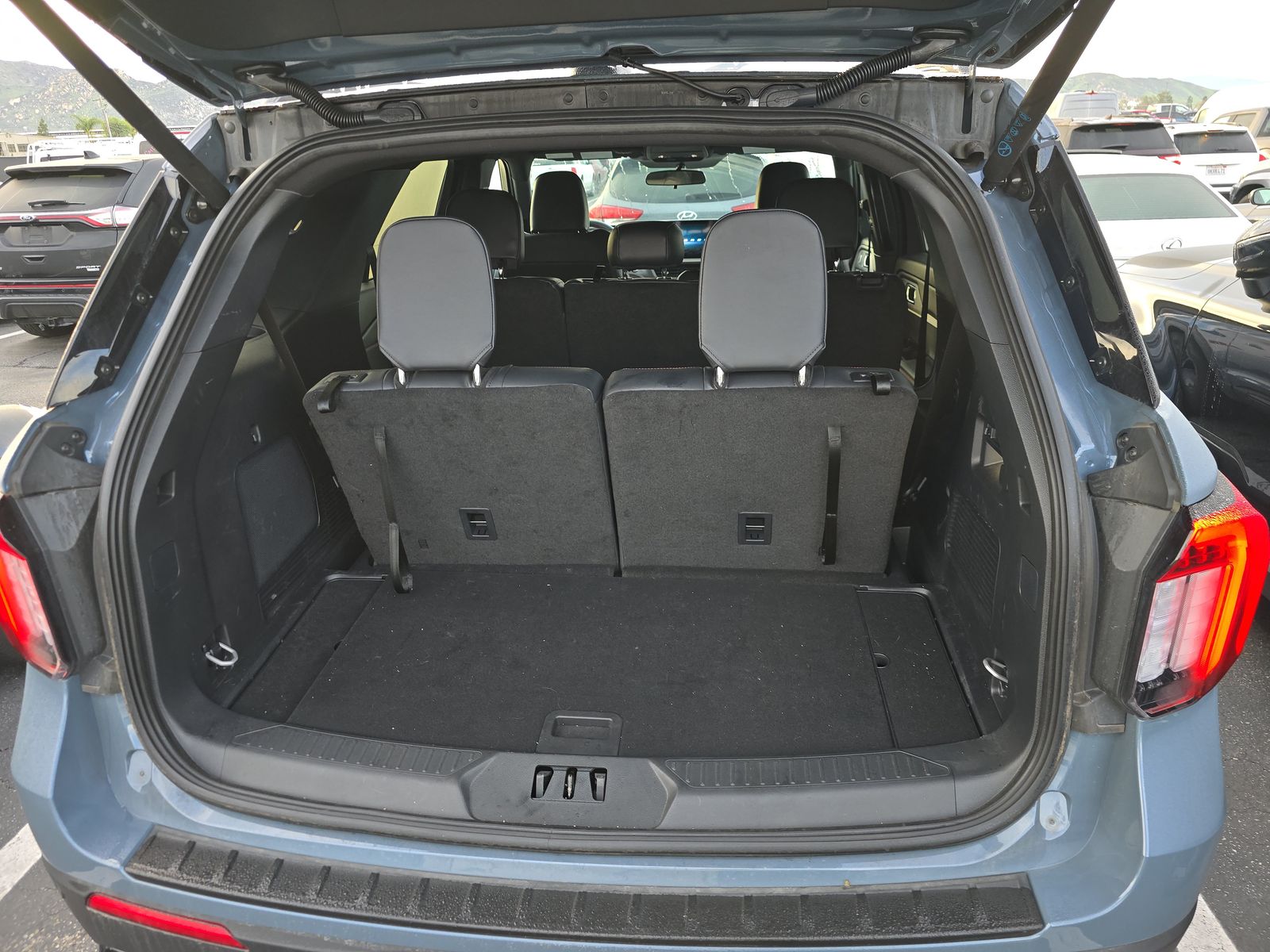 2025 Ford Explorer ST-Line AWD