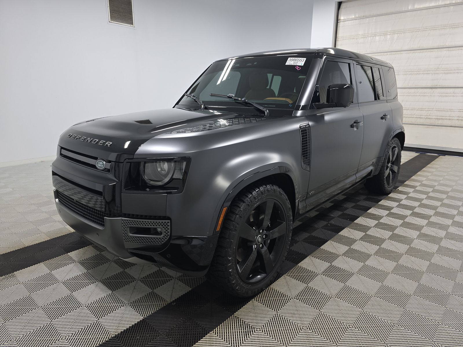 2023 Land Rover Defender 110 V8 AWD