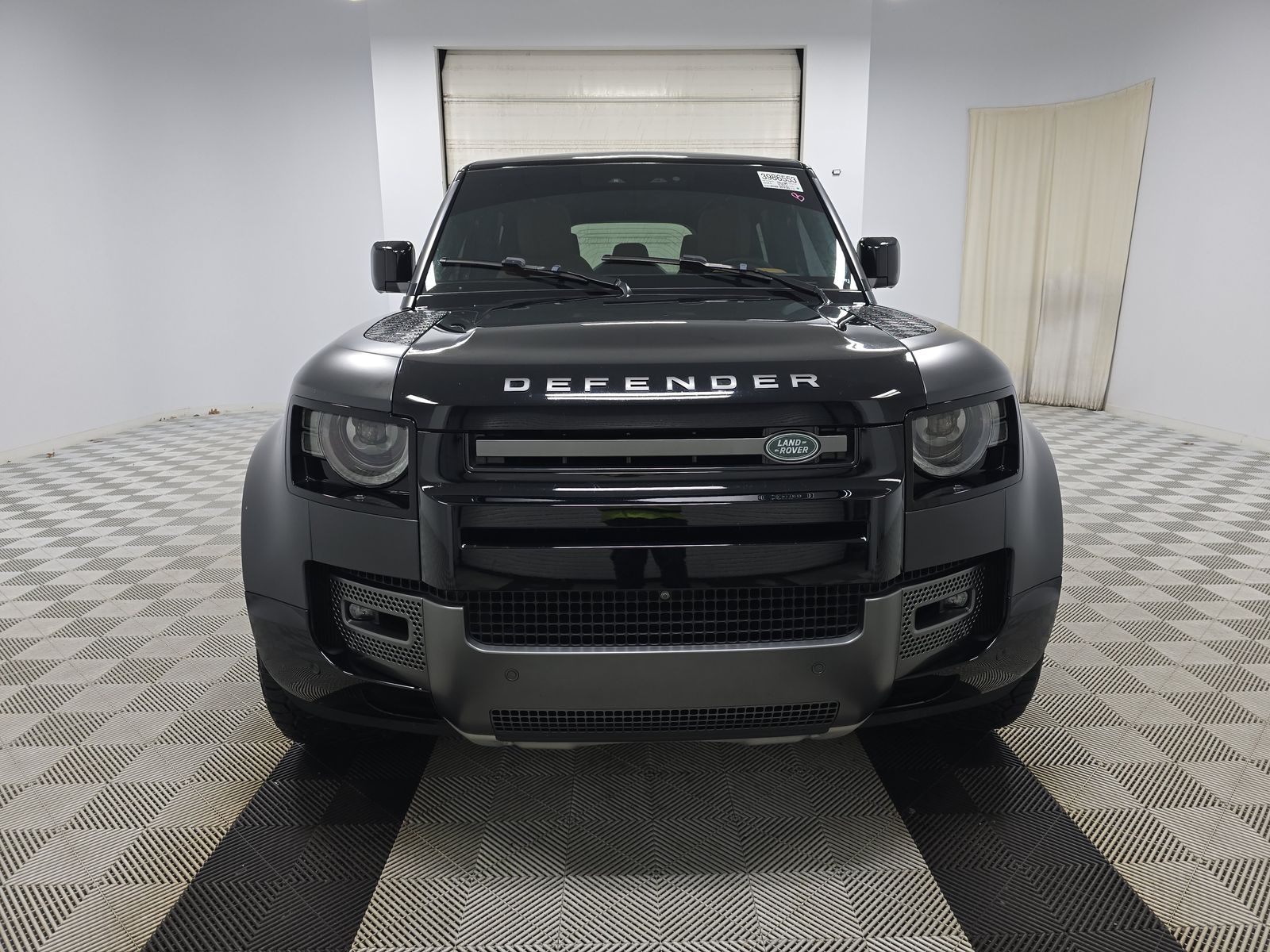 2023 Land Rover Defender 110 V8 AWD