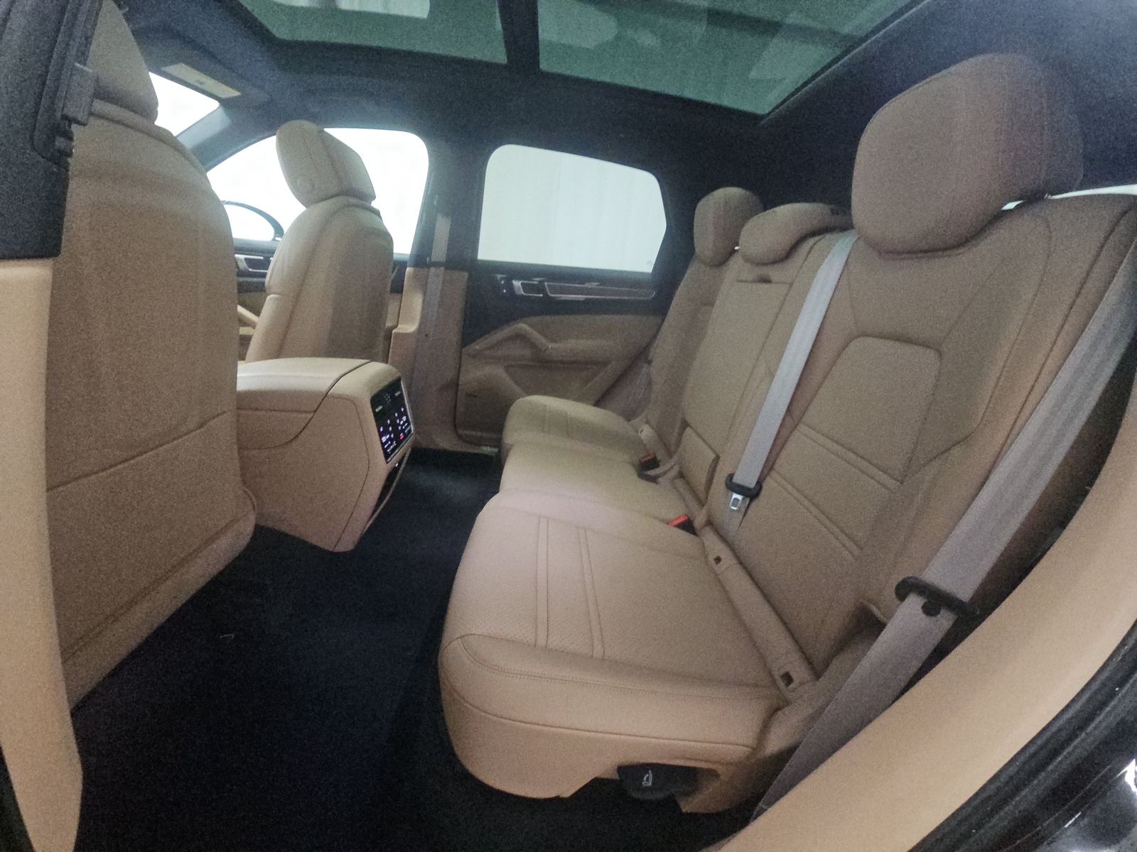 2023 Porsche Cayenne Platinum Edition AWD