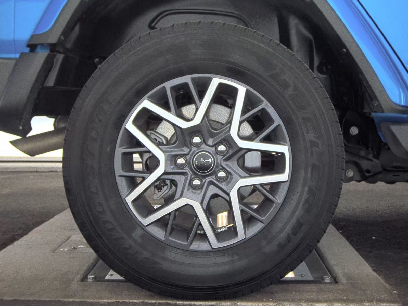 2024 Jeep Wrangler Sahara AWD