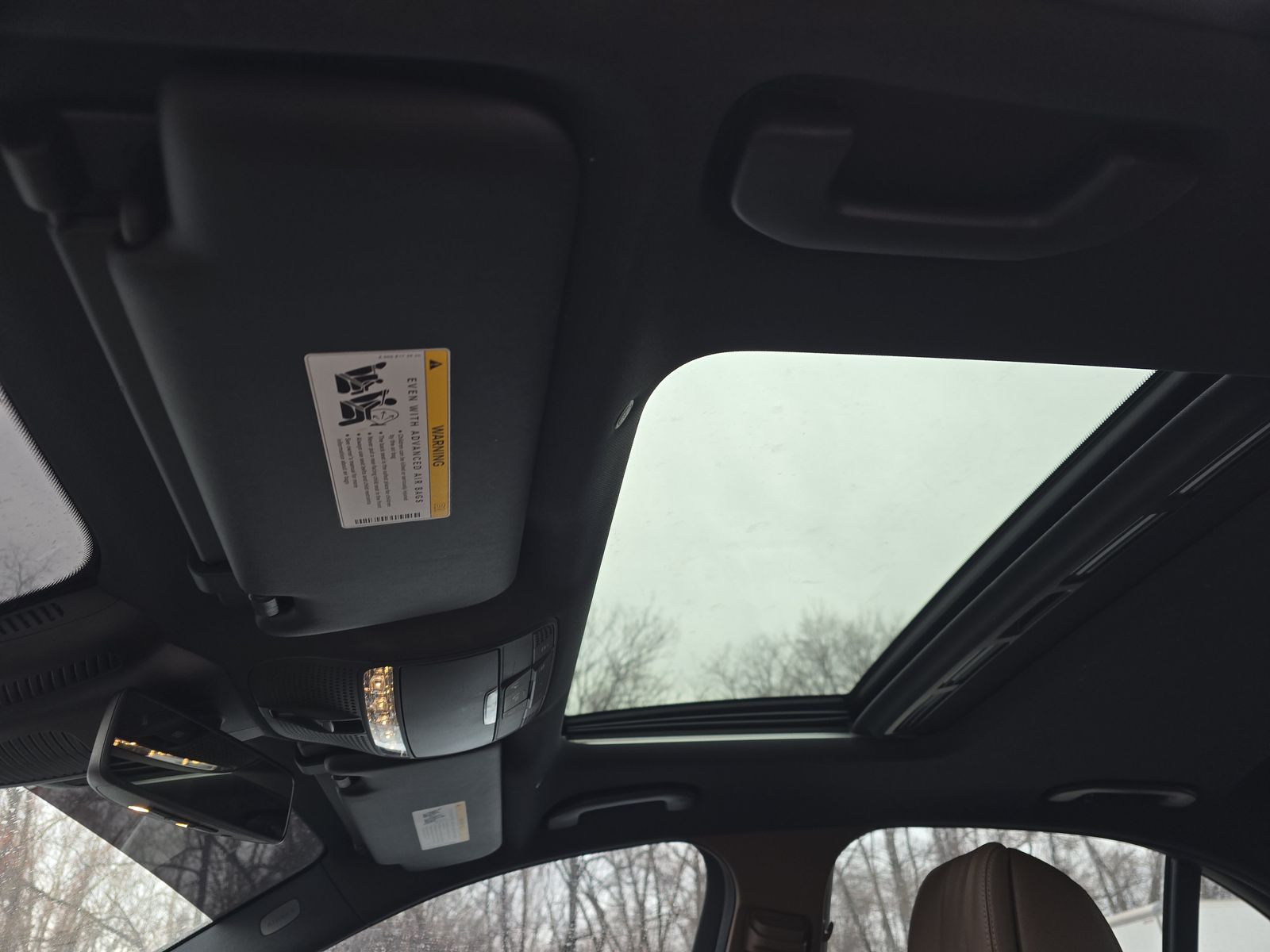 Mercedes-Benz E 300 Luxury 4MATIC Sedan снимка Mercedes-Benz E 300 Luxury 4MATIC Sedan