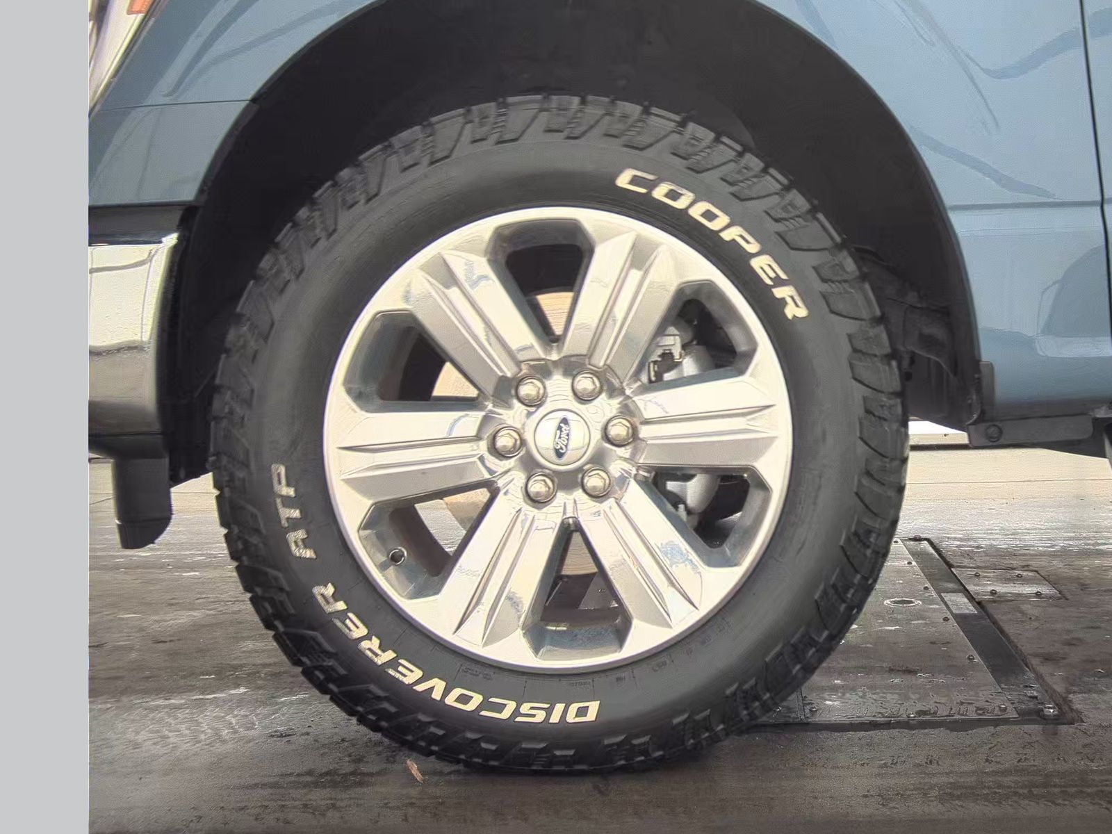 2023 Ford F-150 Lariat AWD