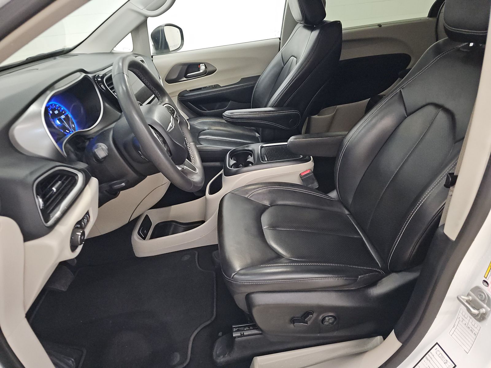 2023 Chrysler Pacifica Touring L FWD