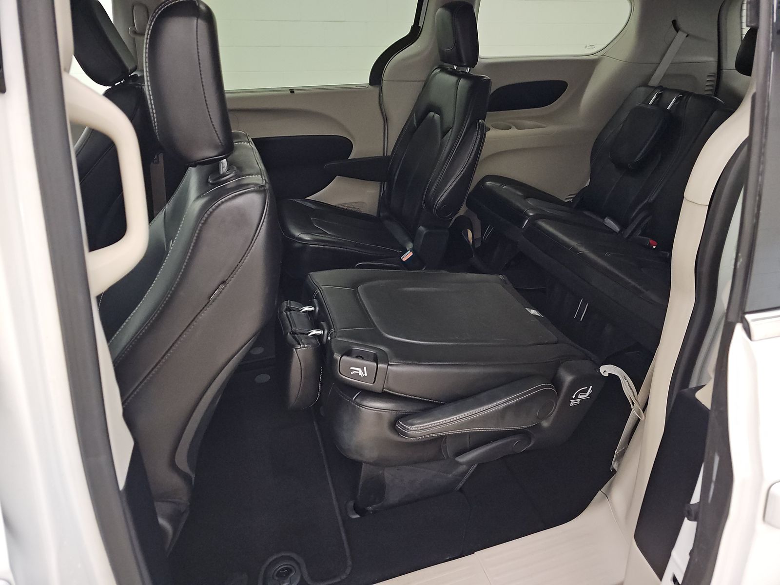 2023 Chrysler Pacifica Touring L FWD