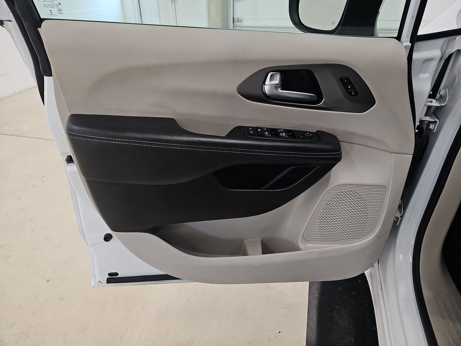 2023 Chrysler Pacifica Touring L FWD