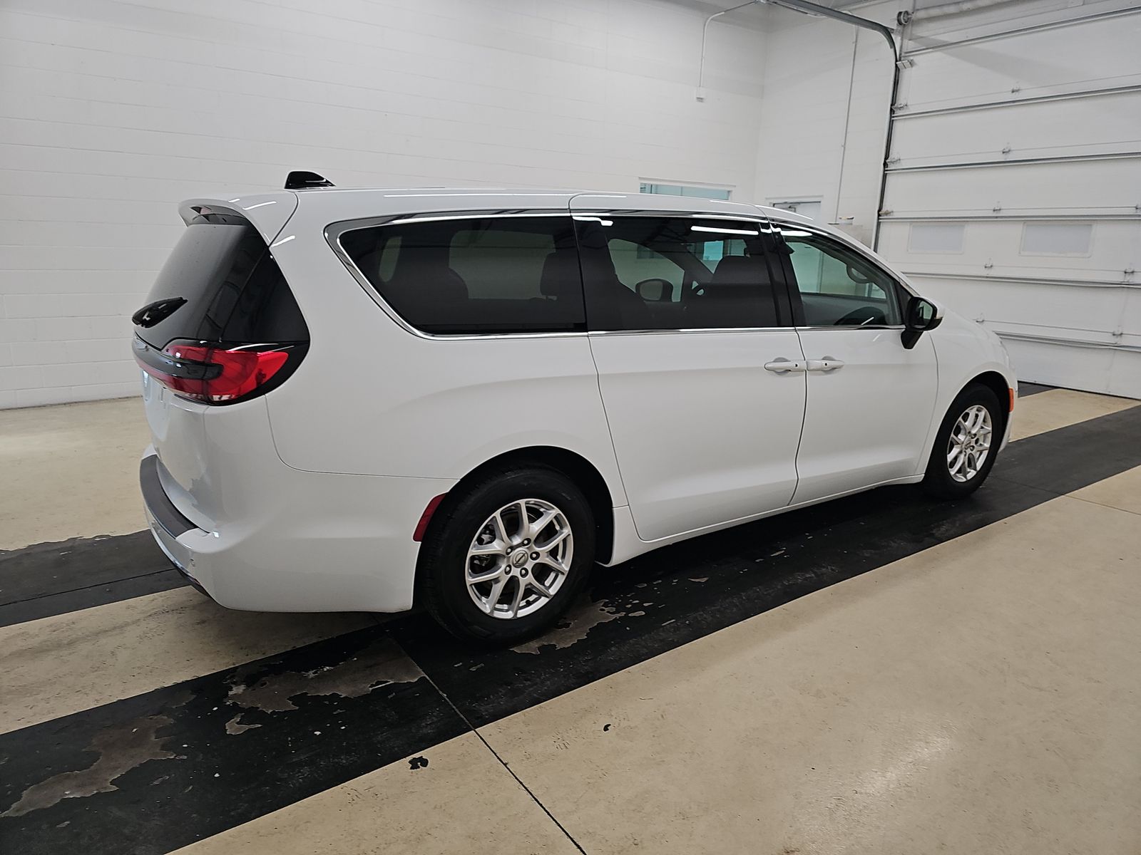 2023 Chrysler Pacifica Touring L FWD