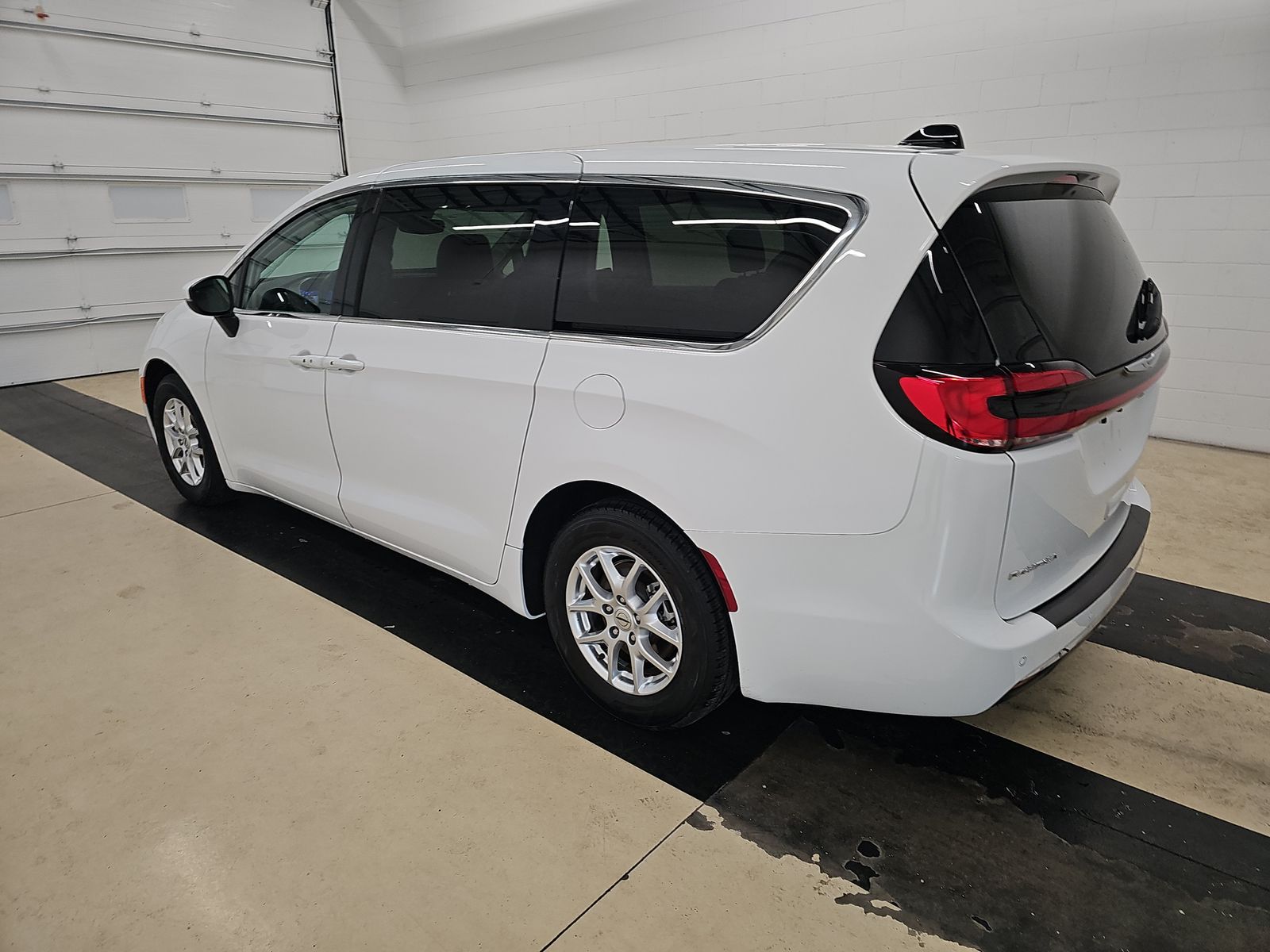 2023 Chrysler Pacifica Touring L FWD