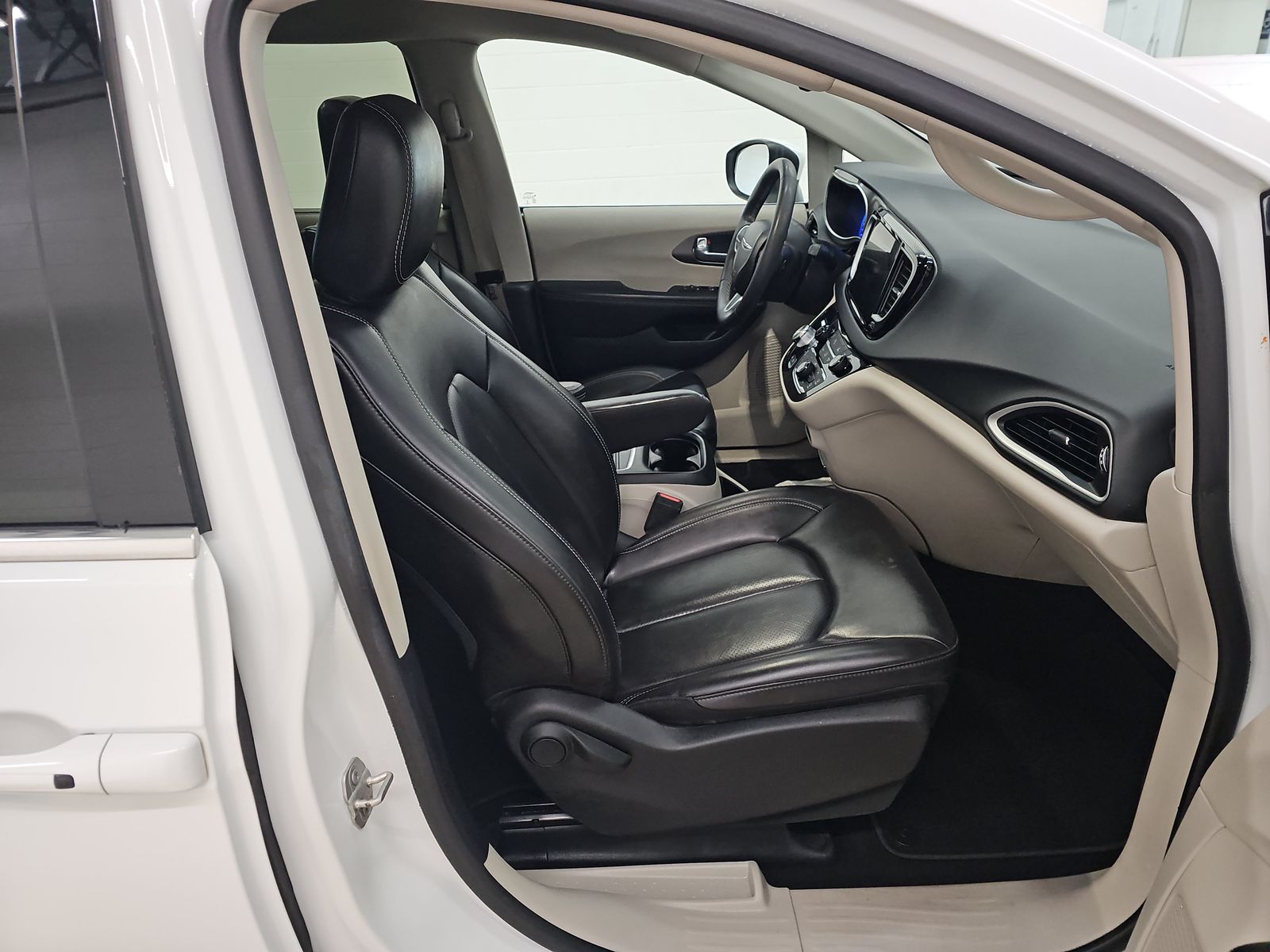 2023 Chrysler Pacifica Touring L FWD