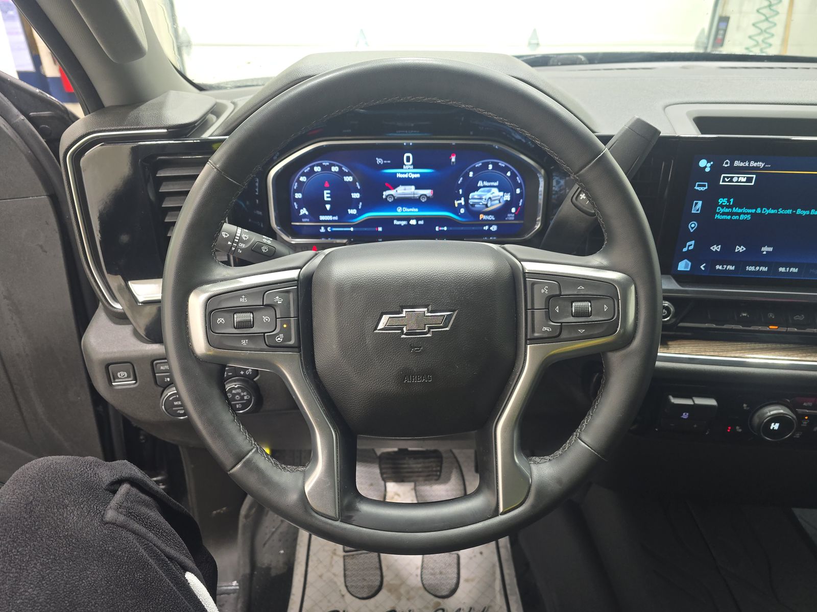 2023 Chevrolet Silverado 1500 RST AWD