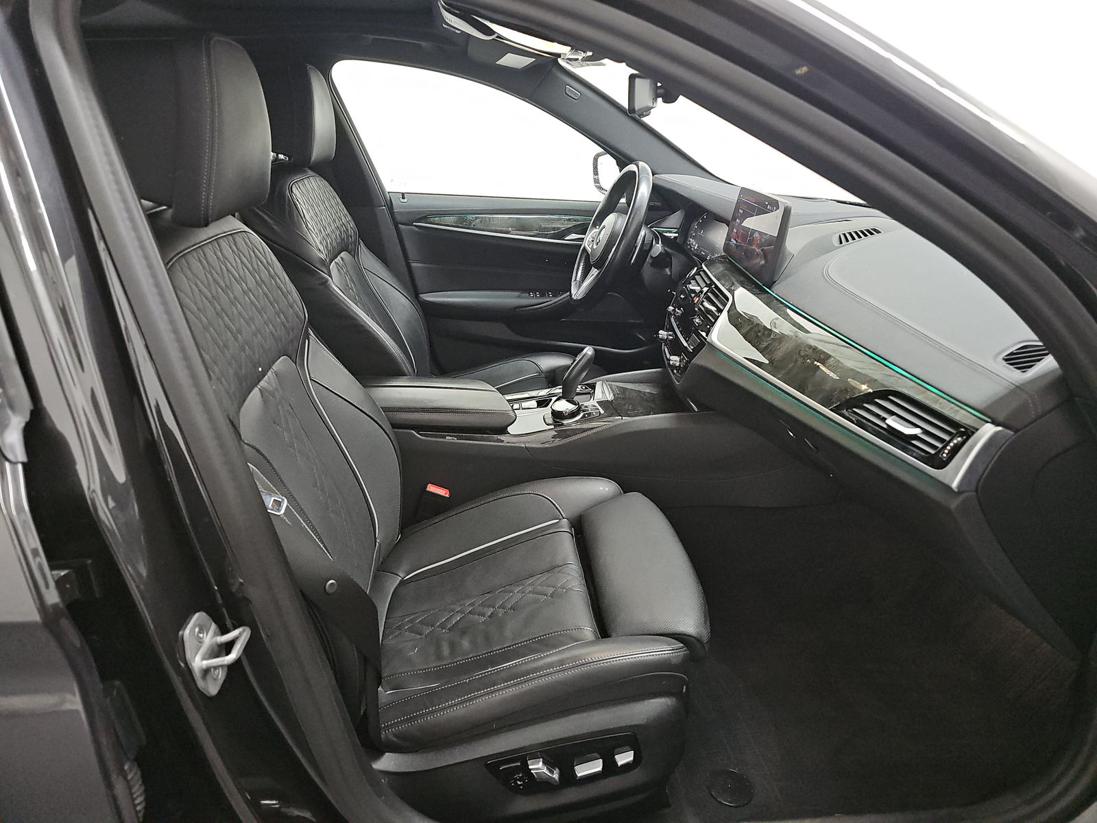 2023 BMW 5 Series M550i xDrive AWD