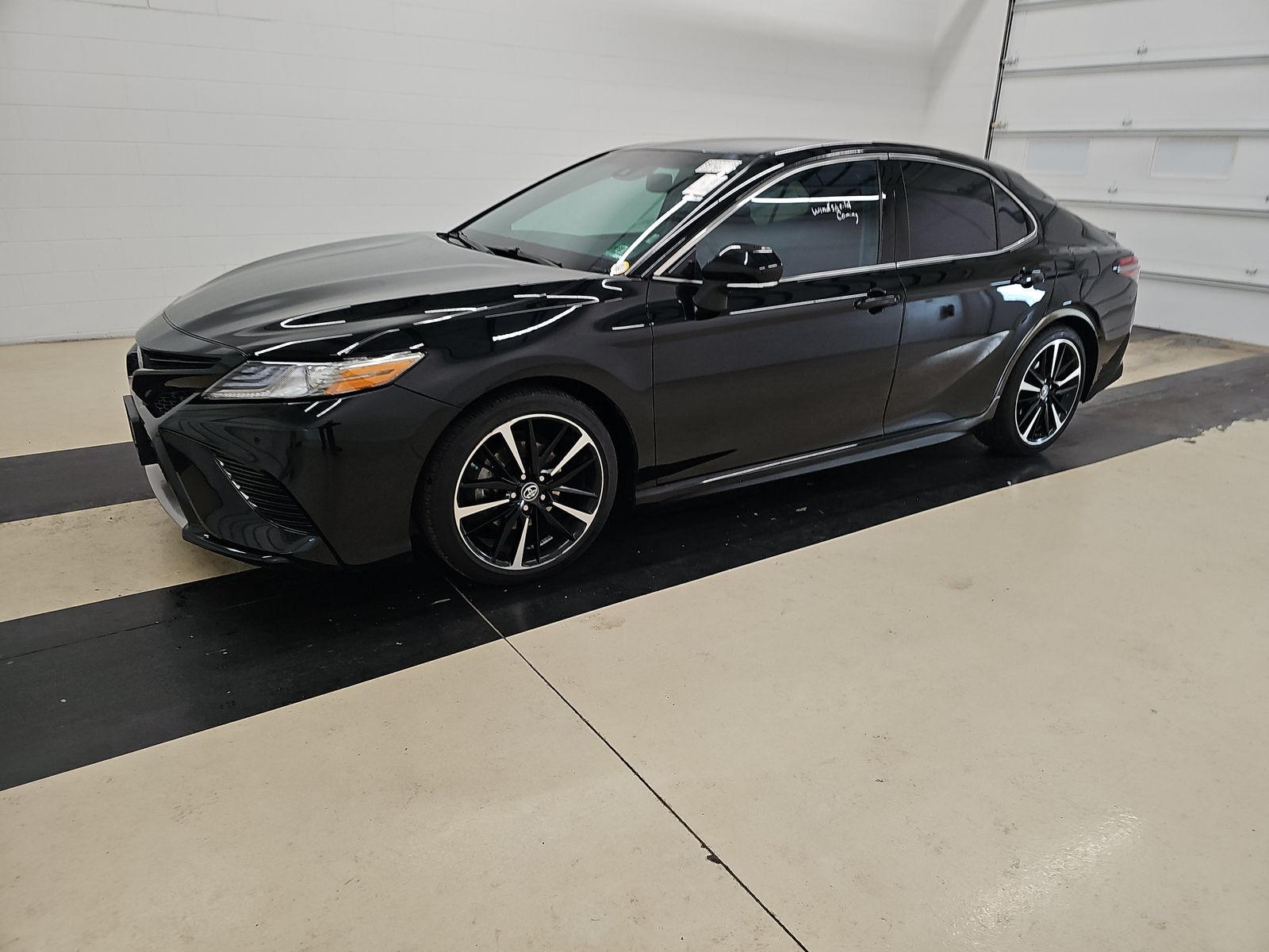 2018 Toyota Camry XSE's photo