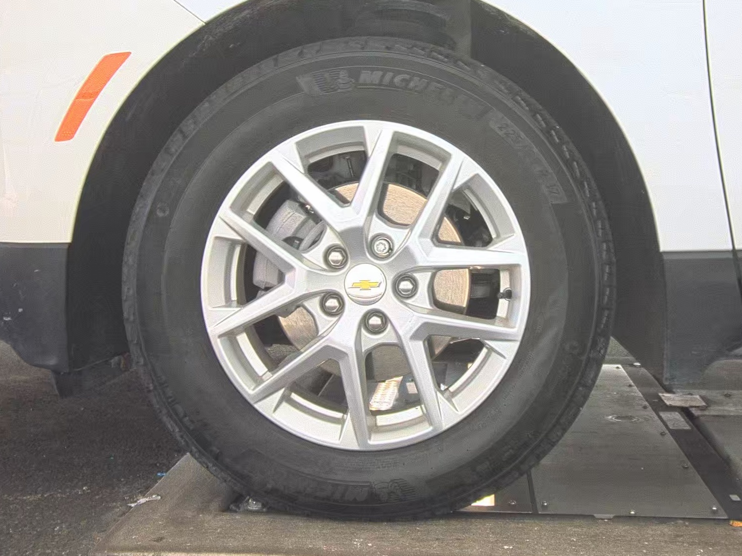 2024 Chevrolet Equinox LS FWD